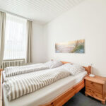 Schlafzimmer mit Doppelbett